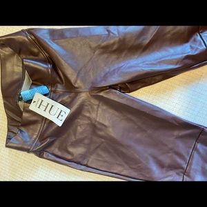 Hue Maroon Pleather Leggings sz Small NWT